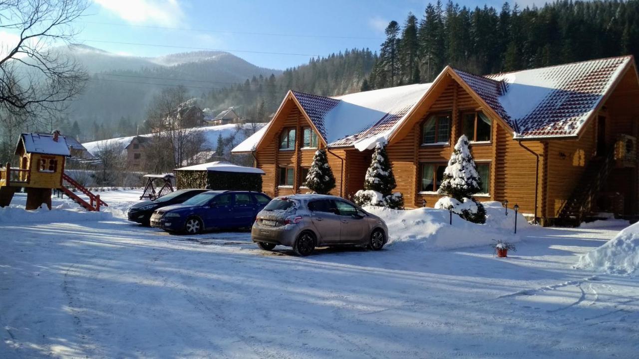 Mini Hotel Zakrut ตาราริฟ ภายนอก รูปภาพ