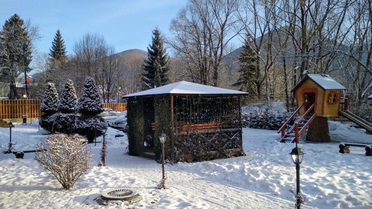 Mini Hotel Zakrut ตาราริฟ ภายนอก รูปภาพ
