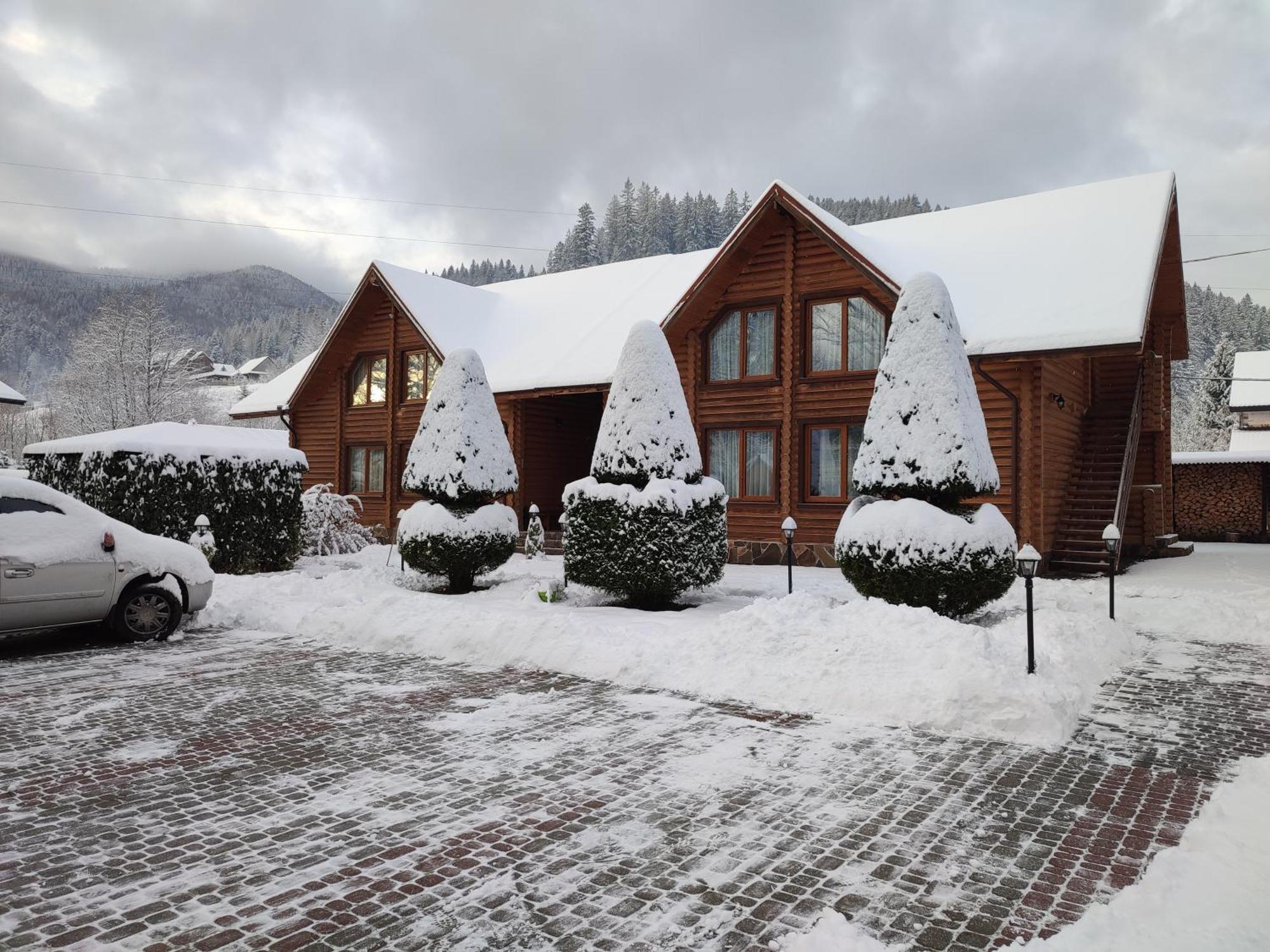Mini Hotel Zakrut ตาราริฟ ภายนอก รูปภาพ